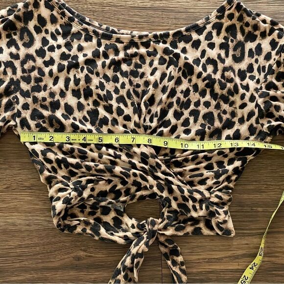 Victoria’s Secret Heavenly by Victoria Model Twist Tie Crop Tee Leopard Sz Small - Picture 8 of 12